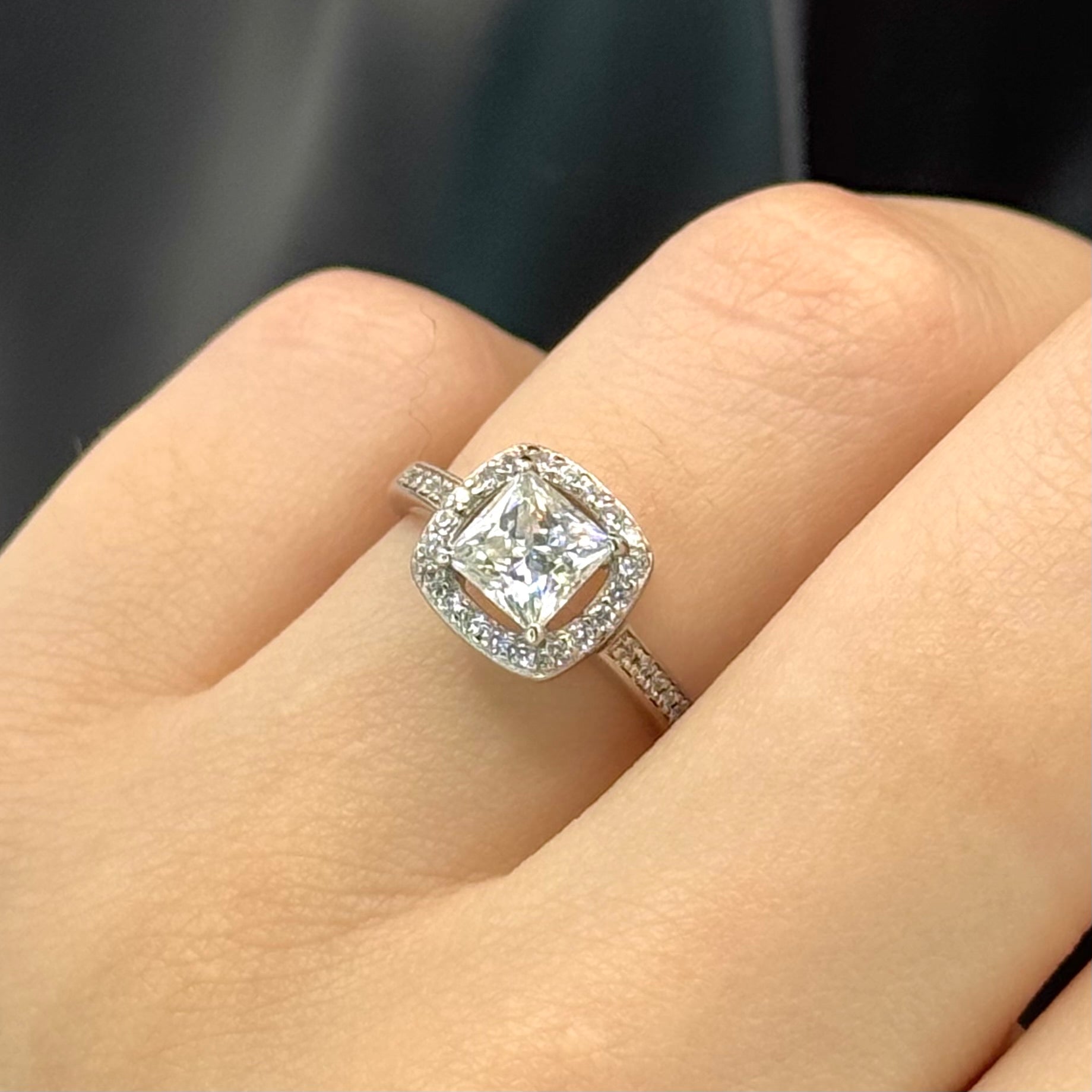 Luxury Square Moissanite Ring - Modern Elegance with a Radiant Cut Stone