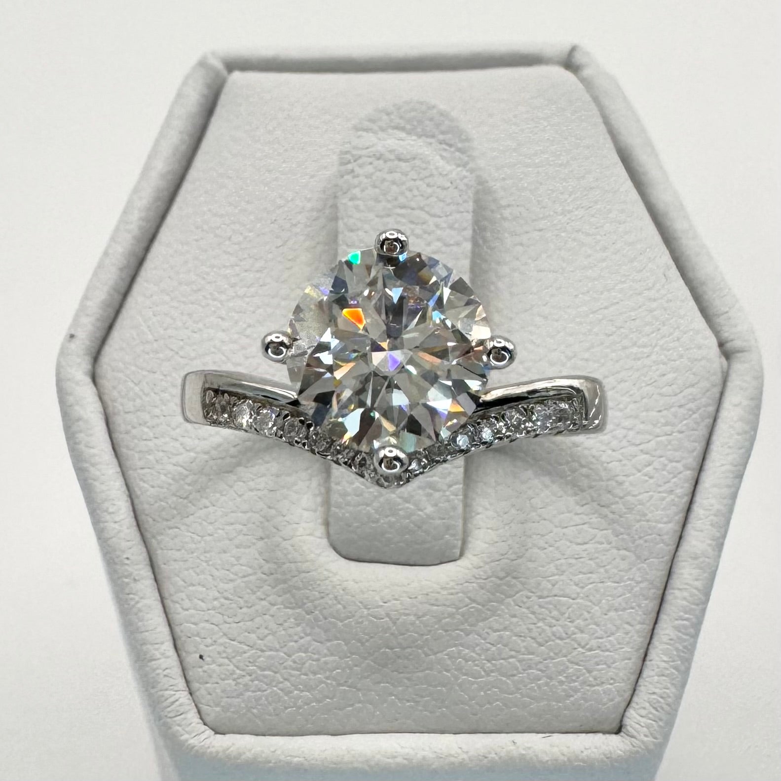 Luxury Moissanite Princess Ring - Sparkling Center Stone in a Polished Setting