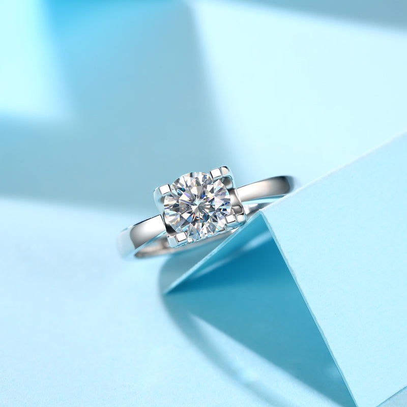 Sophisticated Moissanite Engagement Ring - Polished Band with Elegant Sparkle