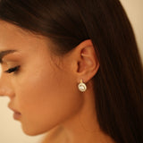 Pendientes de moissanita para mujer | Plata de ley 925 con baño de oro de 18 quilates | Diseño conmovedor