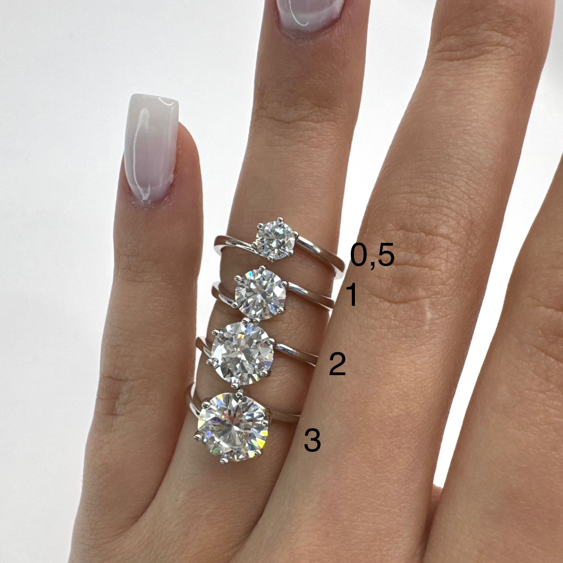 Sophisticated Moissanite Engagement Ring - Lab-Grown Diamond with a Brilliant Shine
