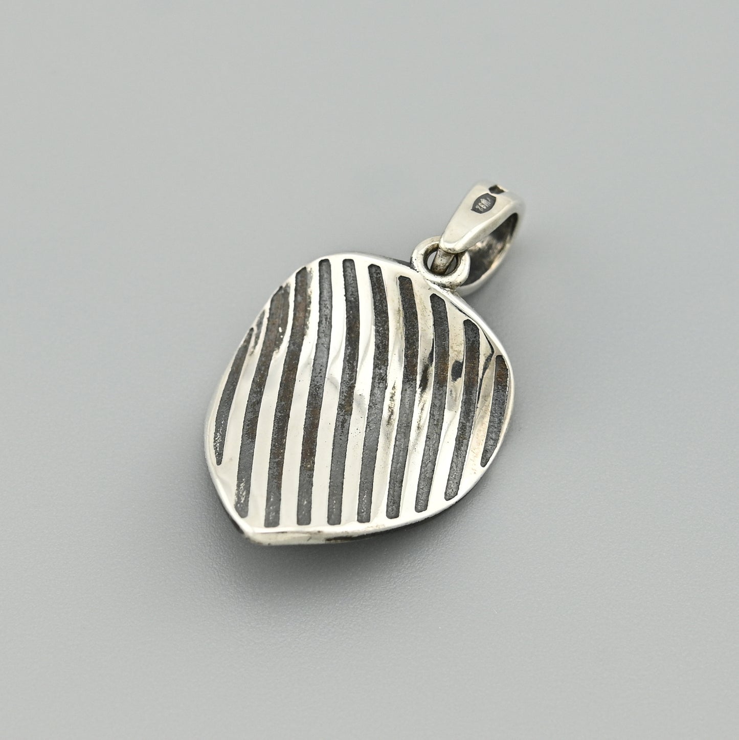Pendientes de moissanita para mujer | Plata de ley 925 con baño de oro de 18 quilates | Diseño conmovedor