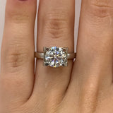 Minimalist Moissanite Ring - Deep Space-Inspired Band with a Brilliant Centerpiece