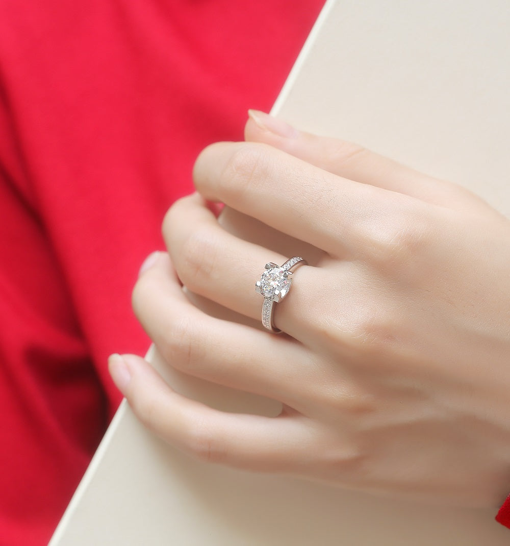 Minimalist Moissanite Ring - Enchanted Elegance with a Modern Touch