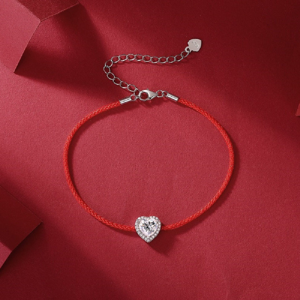 Modern Heart Moissanite Bracelet - Elegant Charm on a Comfortable Cord