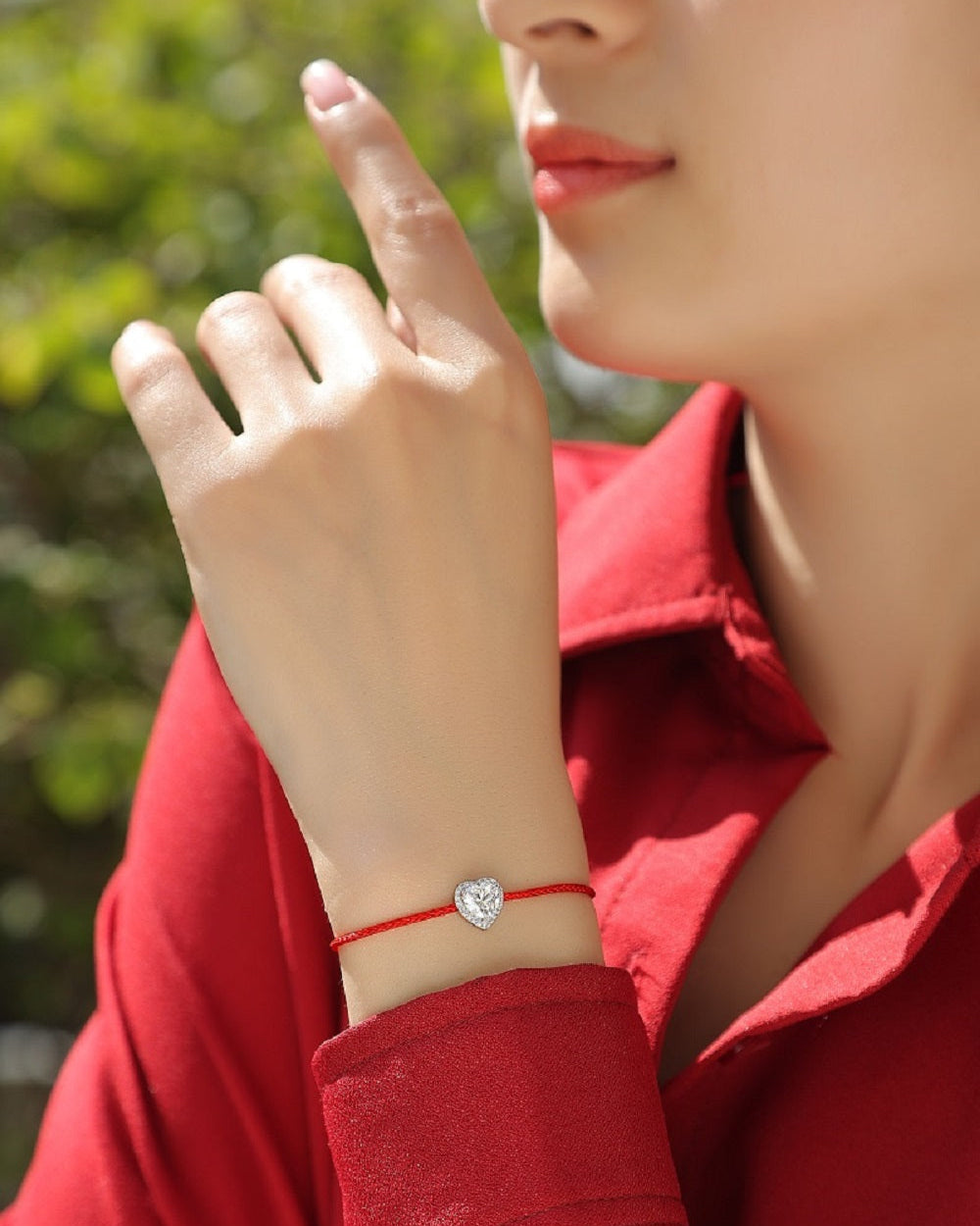 Elegant Moissanite Bracelet - Heart-Shaped Charm on a Sleek Adjustable Band