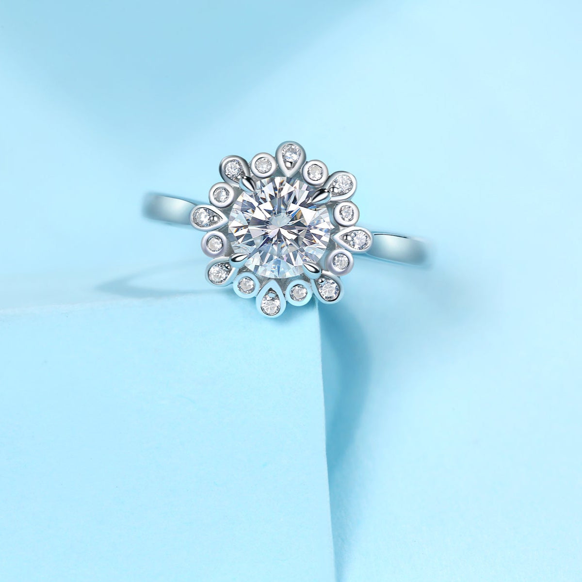 Elegant Moissanite Ring - Starry Blossom Design with a Radiant Sparkle