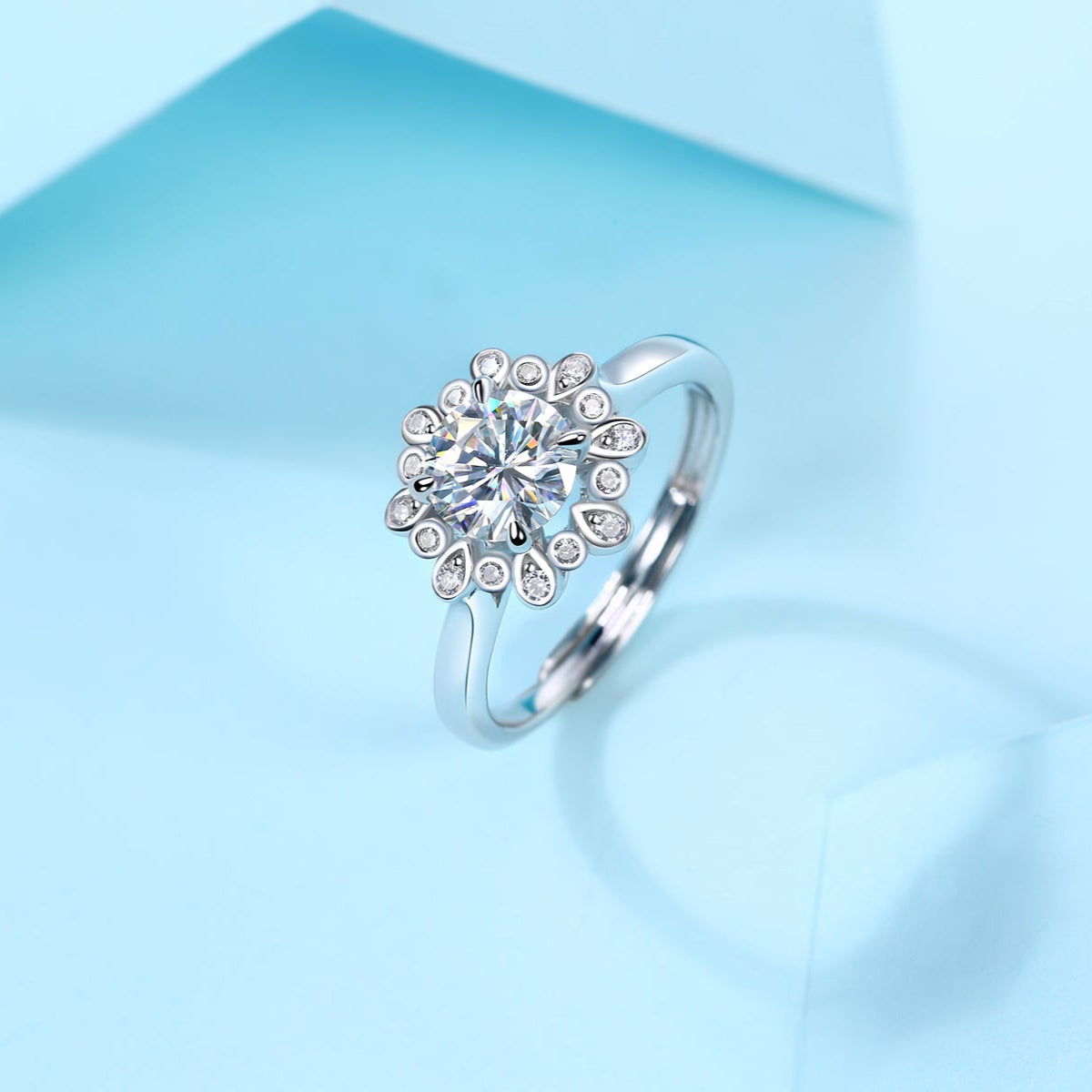 Luxury Moissanite Ring - Floral-Inspired Starry Design with Brilliant Shine