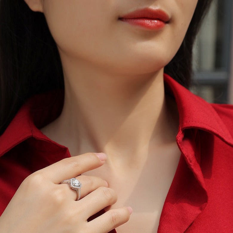 Heartfelt Love Moissanite Diamond Engagement Ring – Lab-Grown, 18K White Gold Plated Sterling Silver