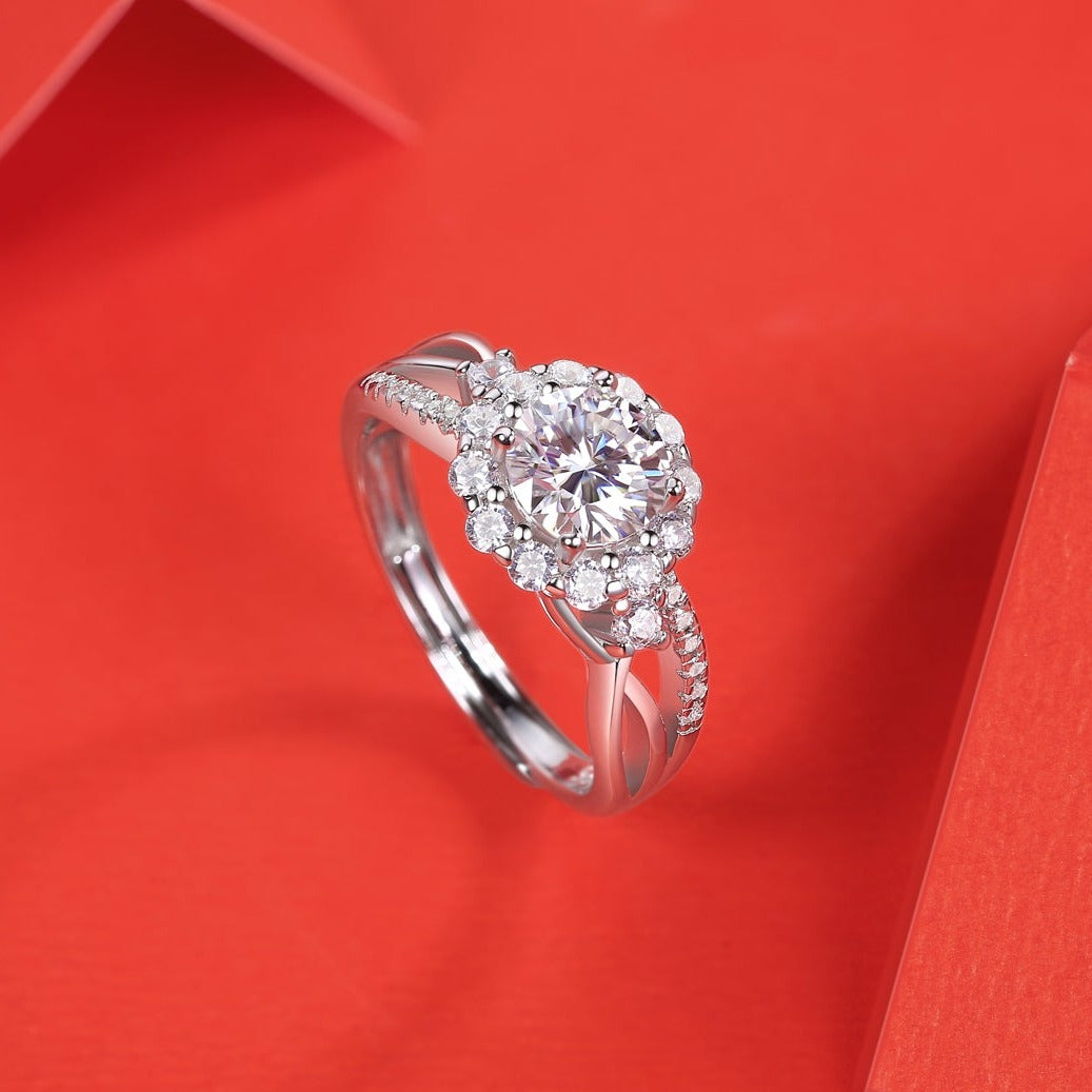 Sophisticated Moissanite Engagement Ring - Lab-Grown Diamond with a Brilliant Shine