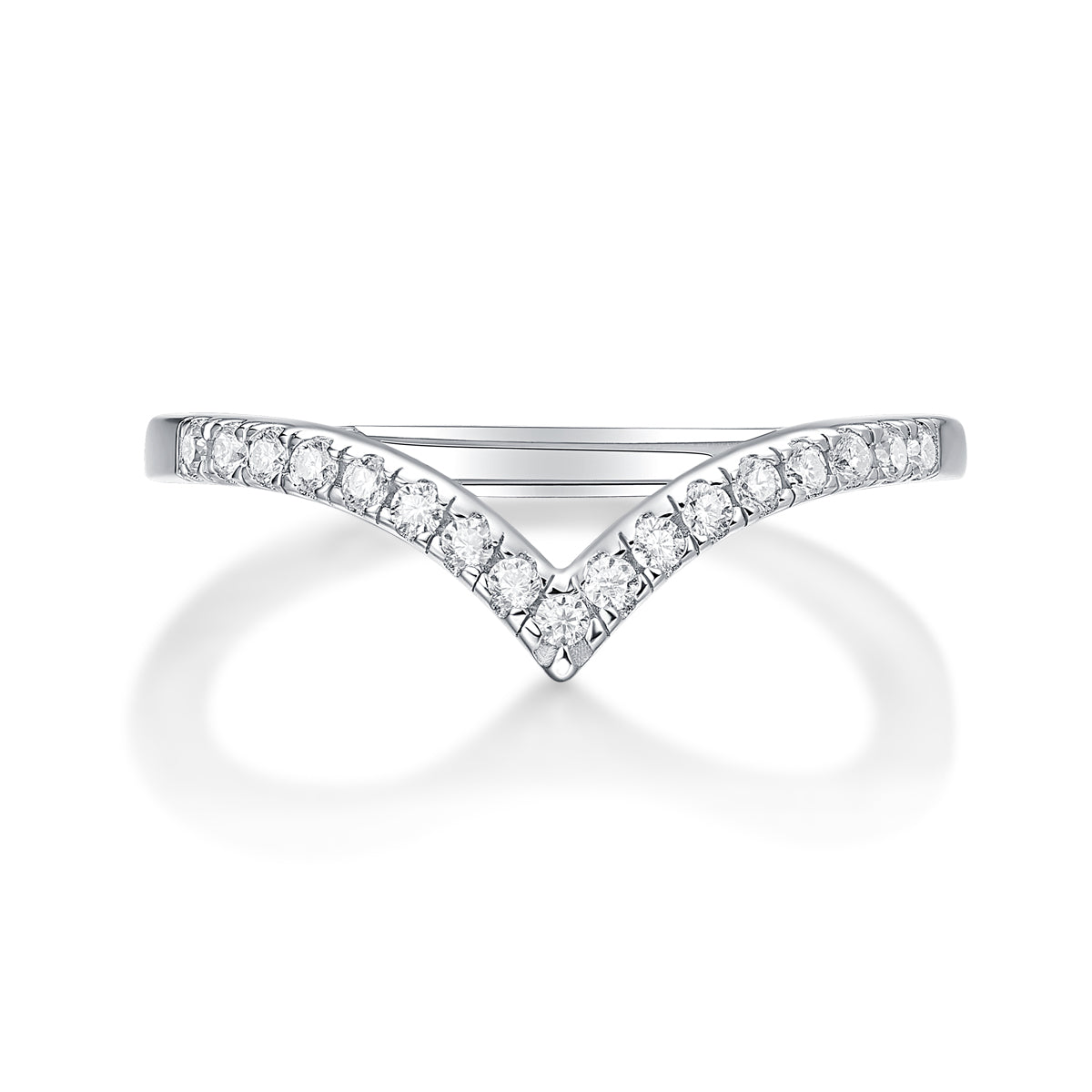 Sophisticated Moissanite Engagement Ring - Lab-Grown Diamond with a Brilliant Shine