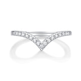 Sophisticated Moissanite Engagement Ring - Lab-Grown Diamond with a Brilliant Shine