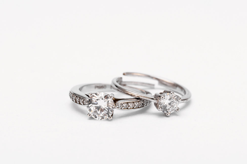 How to Choose the Perfect Moissanite Engagement Ring | Olivia Star
