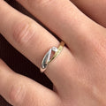 Anillo de Oro 14K Adherido | Bezel Wave | Plata 925
