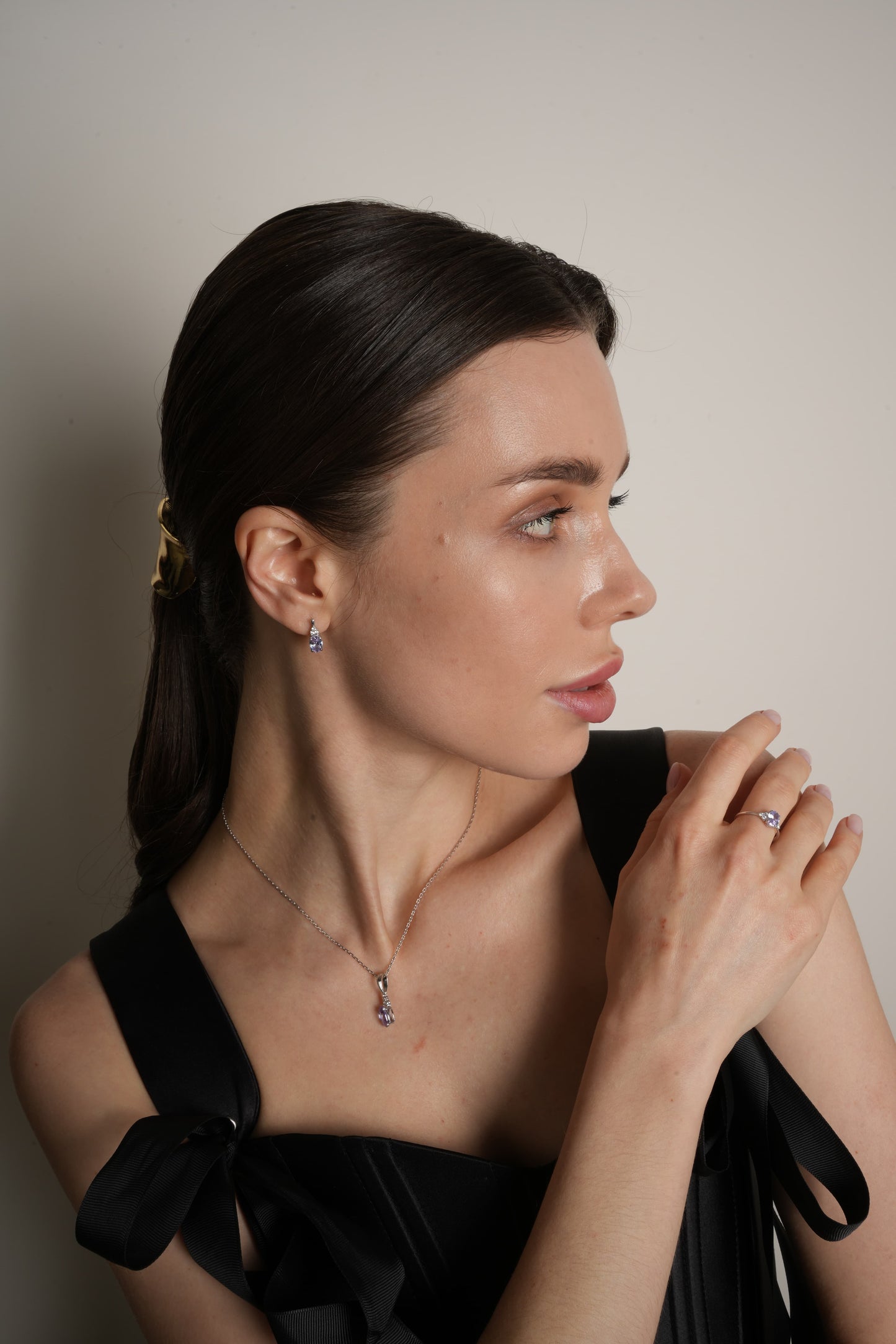 Pendientes de moissanita para mujer | Plata de ley 925 con baño de oro de 18 quilates | Diseño conmovedor