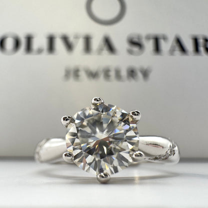 Elegant Moissanite Ring - Timeless Grace with a Brilliant-Cut Stone