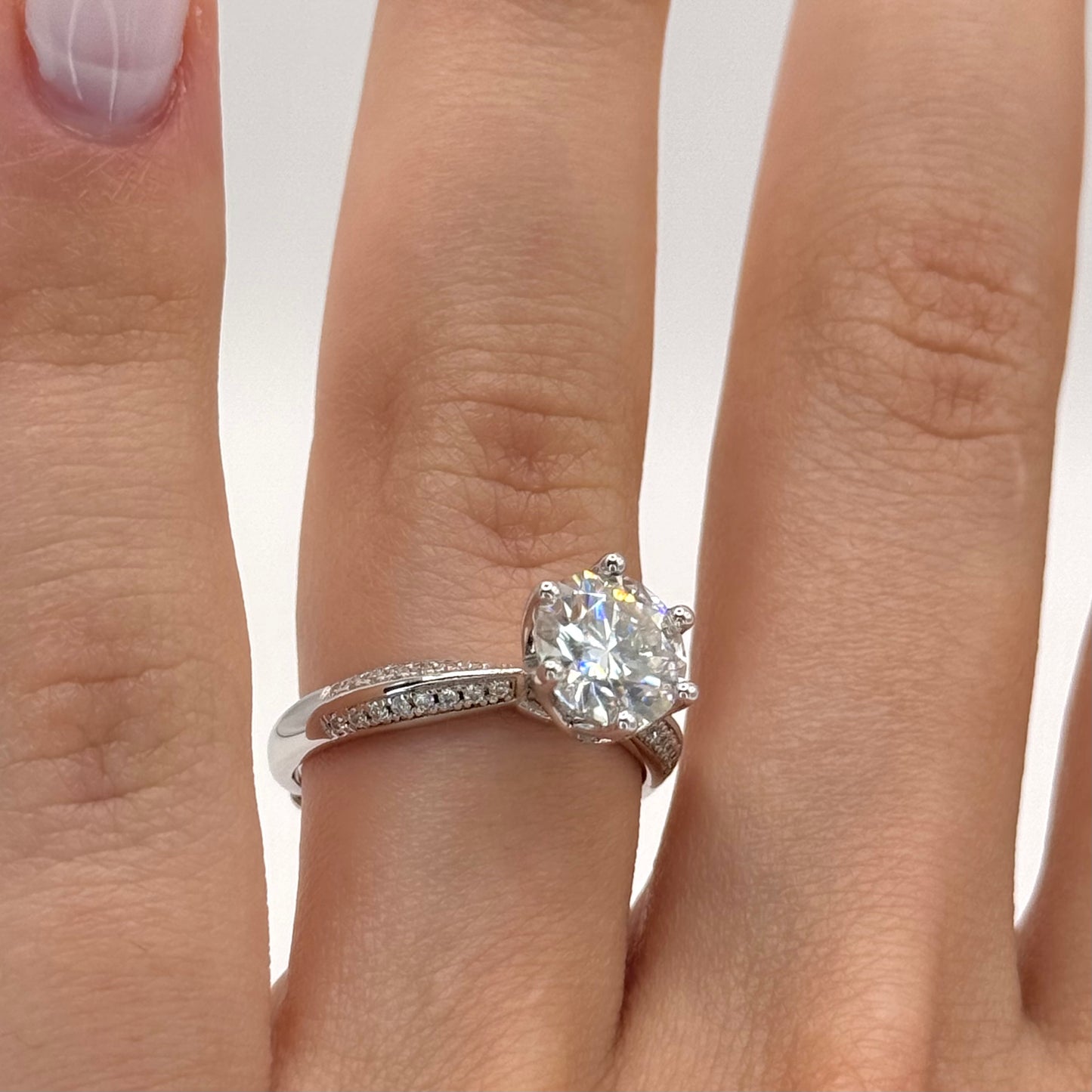 Women’s 18K White Gold Plated Moissanite Ring – Lab-Grown Diamond, Kingdom-Inspired Design