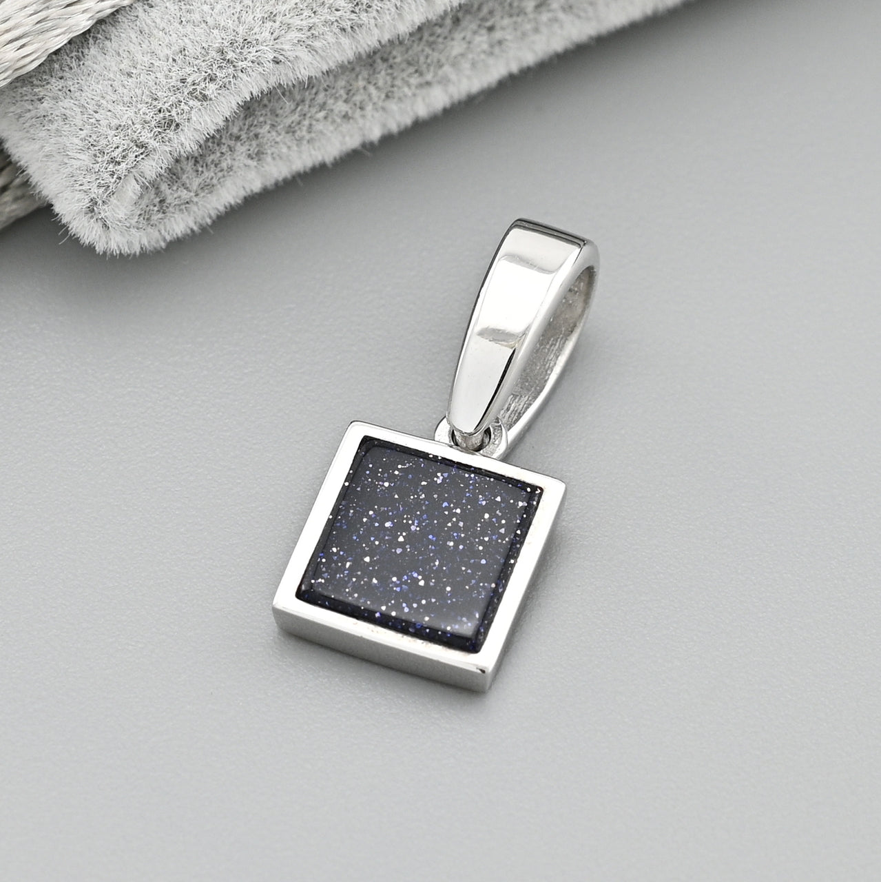 Pendientes de moissanita para mujer | Plata de ley 925 con baño de oro de 18 quilates | Diseño conmovedor