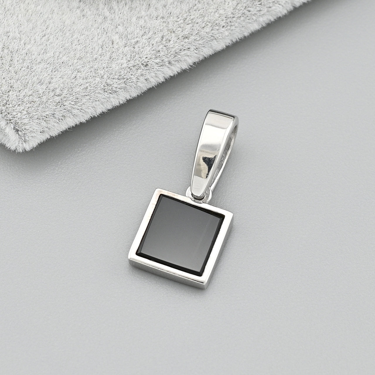 Pendientes de moissanita para mujer | Plata de ley 925 con baño de oro de 18 quilates | Diseño conmovedor