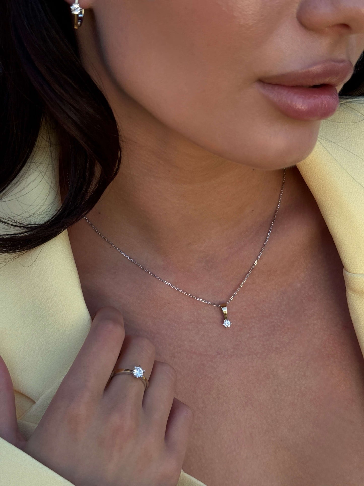 Pendientes de moissanita para mujer | Plata de ley 925 con baño de oro de 18 quilates | Diseño conmovedor