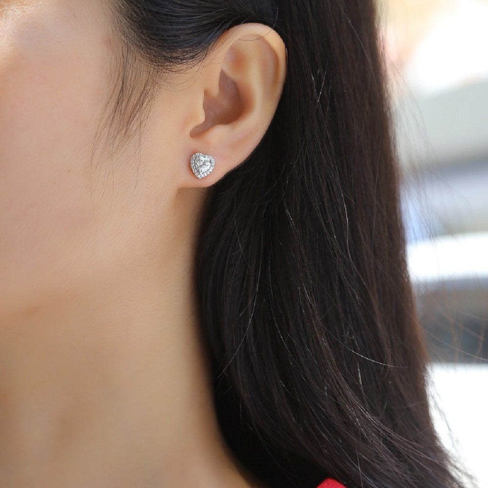 Elegant Moissanite Heart Earrings - Timeless Studs with Radiant Shine