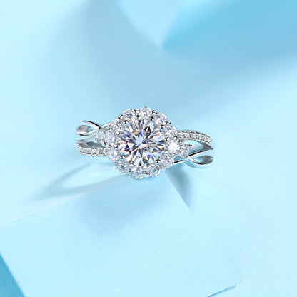 Elegant Moissanite Engagement Ring - Brilliant Cut Diamond in S925 Sterling Silver