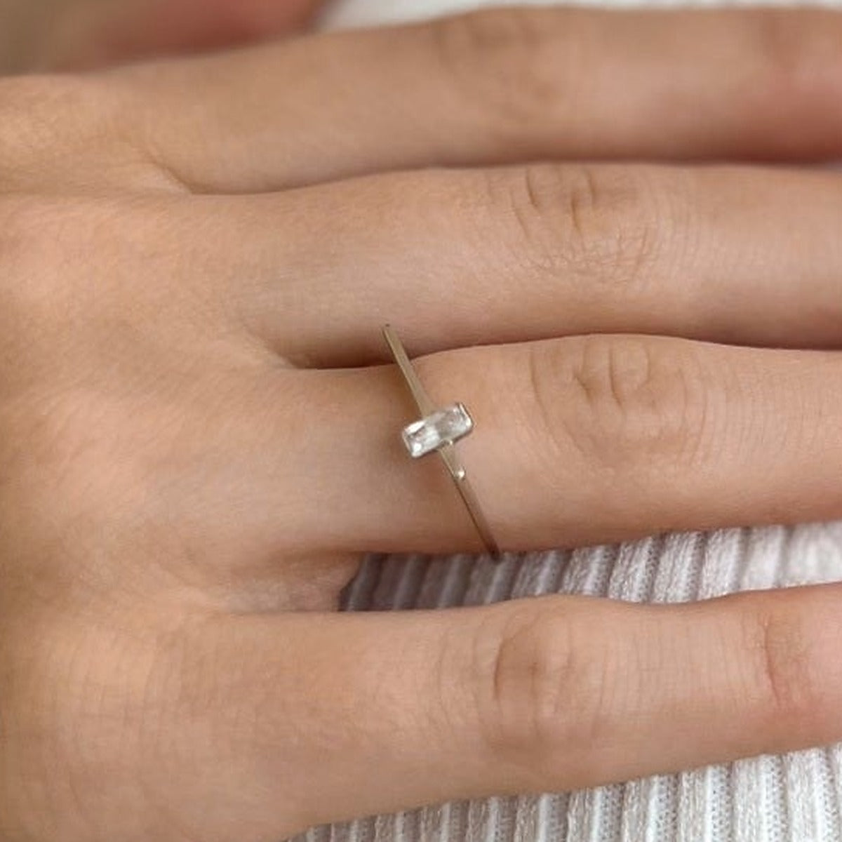 Cubic Zirconia Ring Bar Blanc, sterling silver, worn on hand