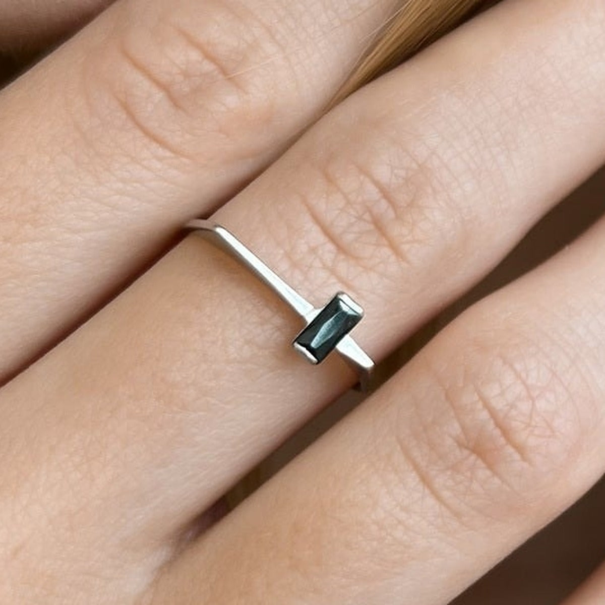 Cubic Zirconia Ring Bar Noir, sterling silver, worn on hand