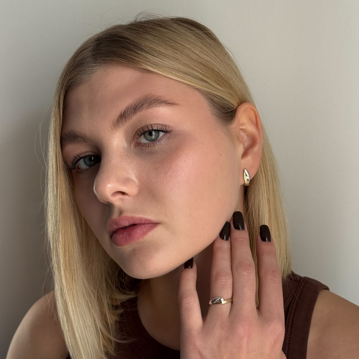 Bezel Wave worn on model