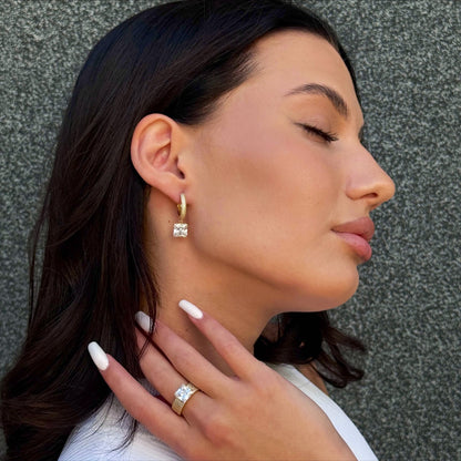 Emerald Colored Refined worn on model