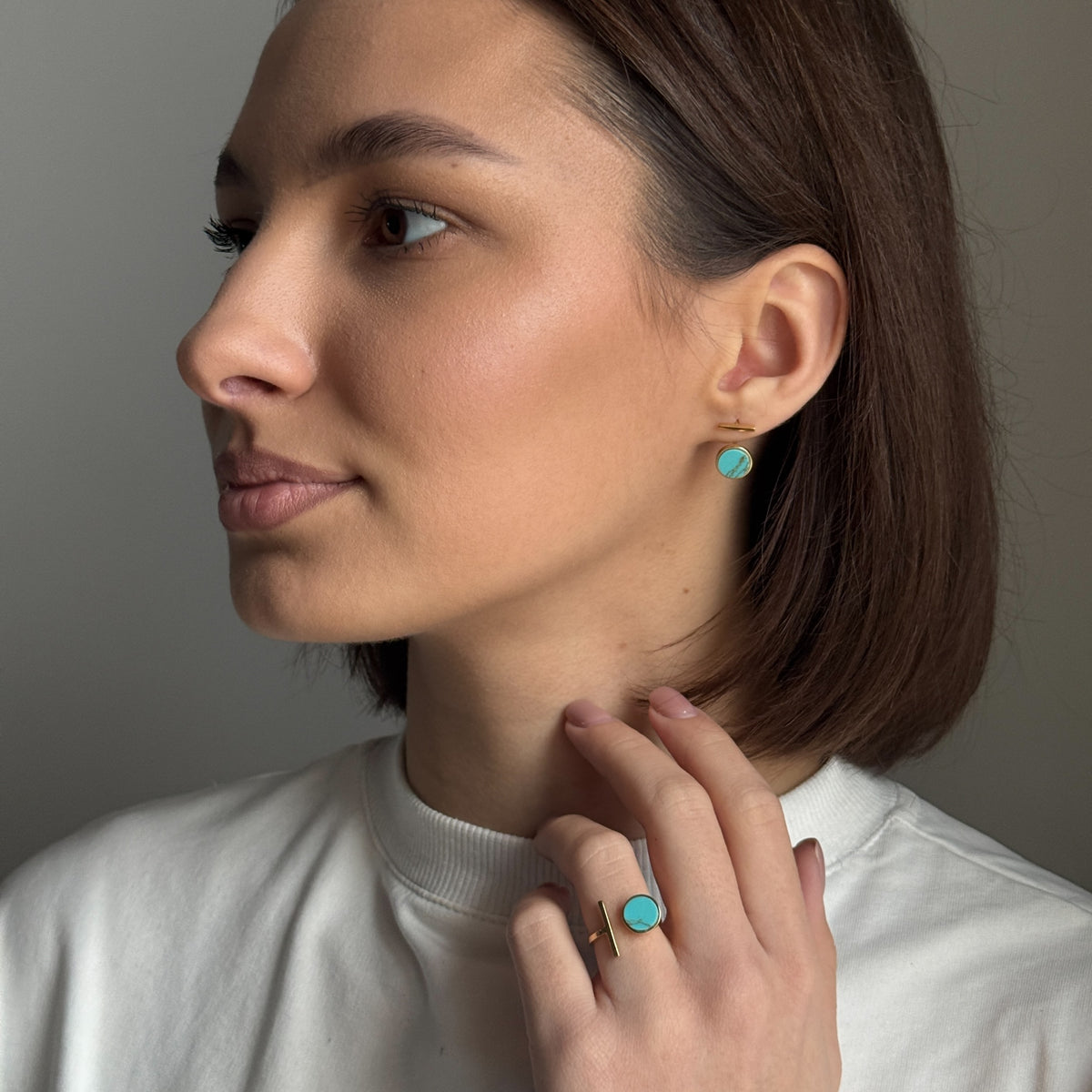 Cairo Stone Elegant worn on model