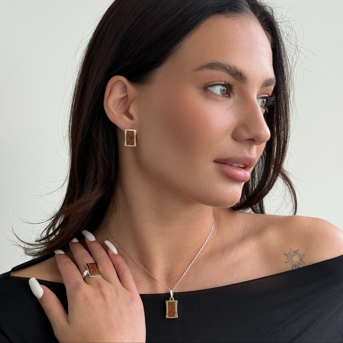 Goldstone Tilt Plate worn on model
