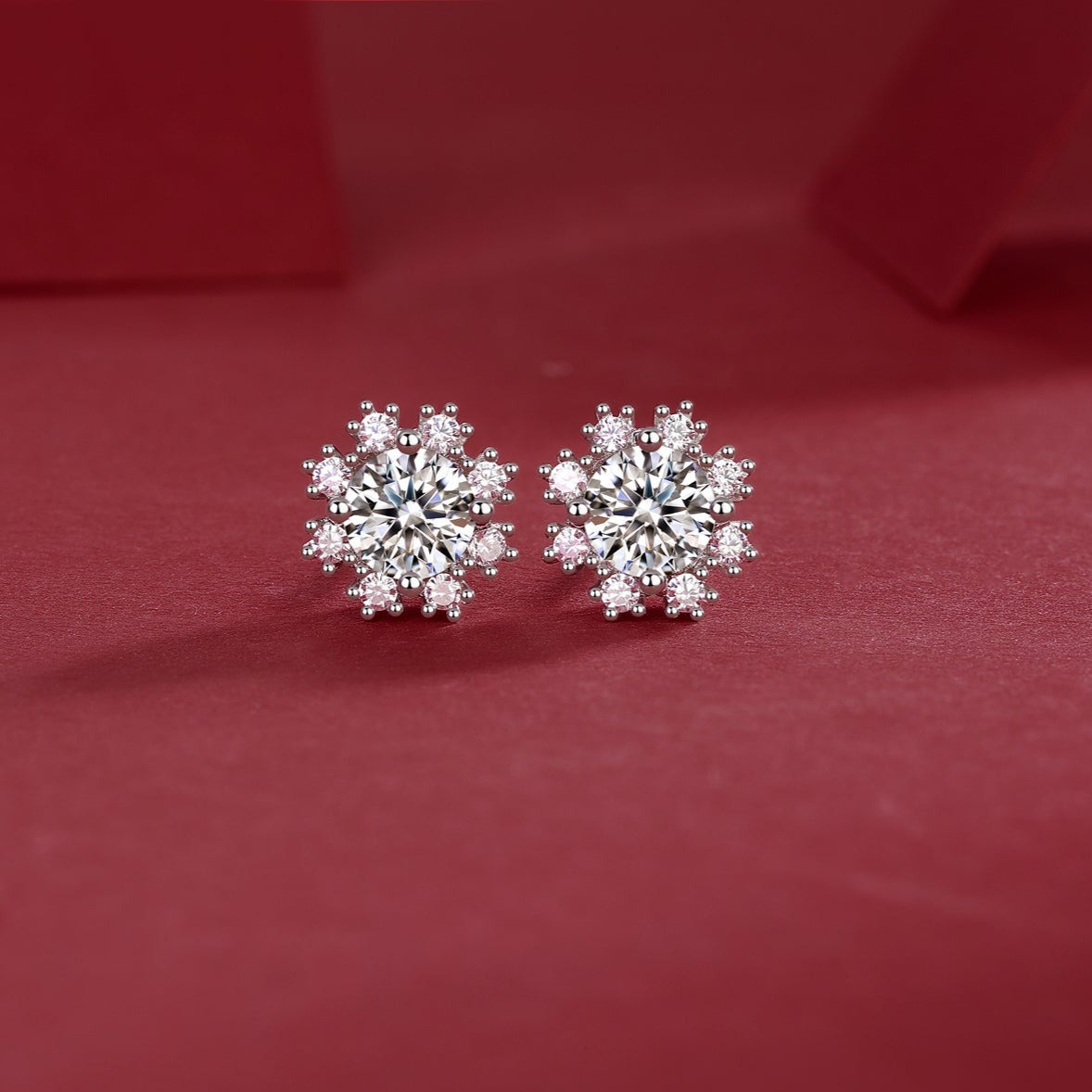 Romantic Snowflake Moissanite Earrings – Intricately Arranged Stones, Winter-Inspired Look