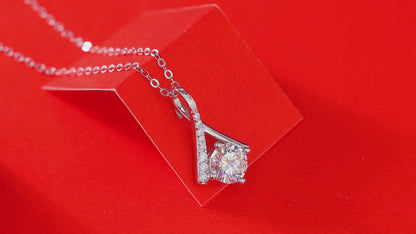 Collar con colgante de moissanita para mujer | Plata de ley 925 con baño de oro de 18 quilates | Queen Design